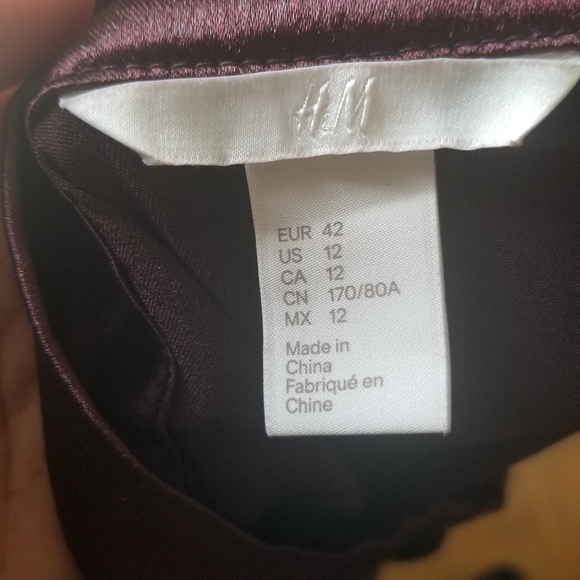 SOLD || H&M || Knee Length Silk Skirt - Picture 4 of 8